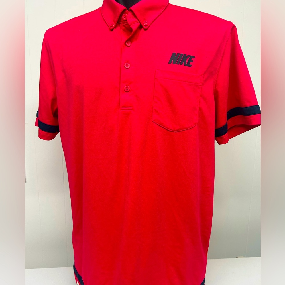 NIKE dri-fit men’s size large red golf polo in excellent condition